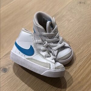 Nike Kids White and Blue Sneakers